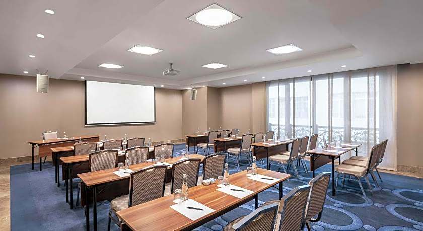 DoubleTree by Hilton Istanbul Gayrettepe