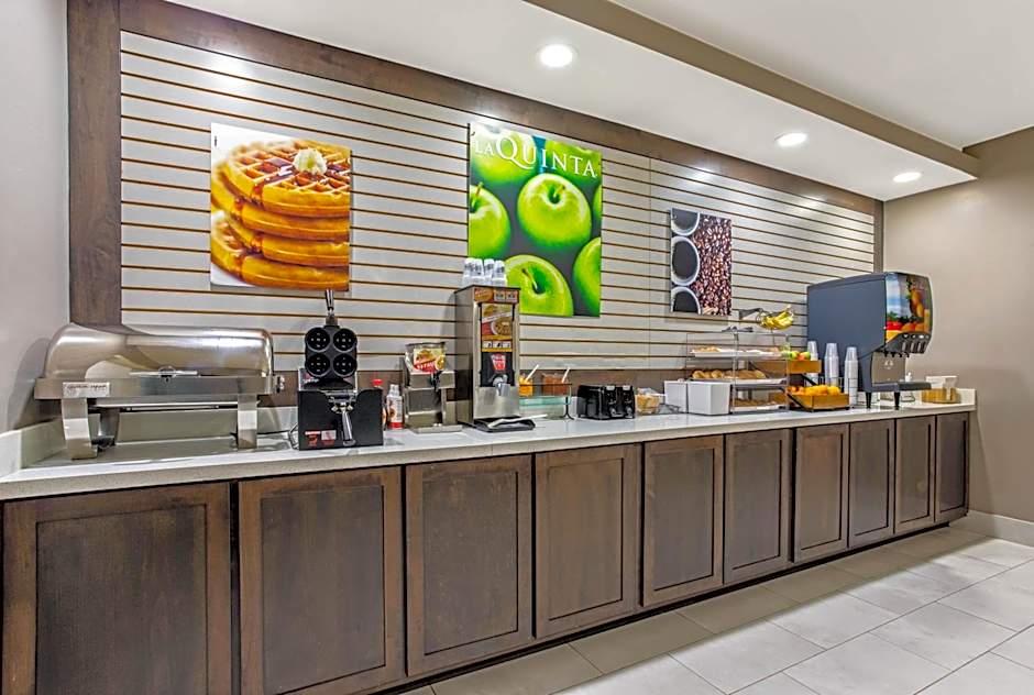 La Quinta Inn & Suites by Wyndham Hopkinsville