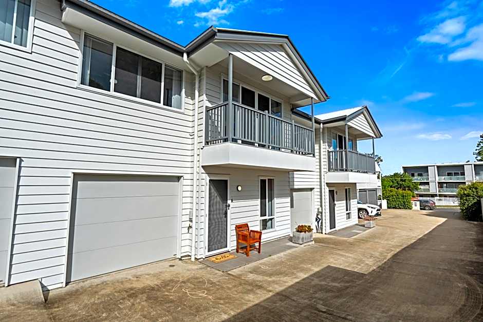 Modern New Townhouse in Booval