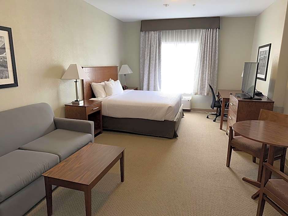 Super 8 by Wyndham Fort St. John BC