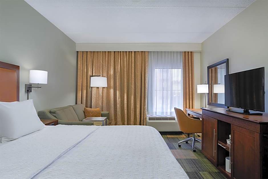 Hampton Inn & Suites Albany-Downtown