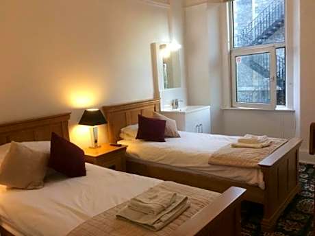 Standard Twin Room with Shared Bathroom