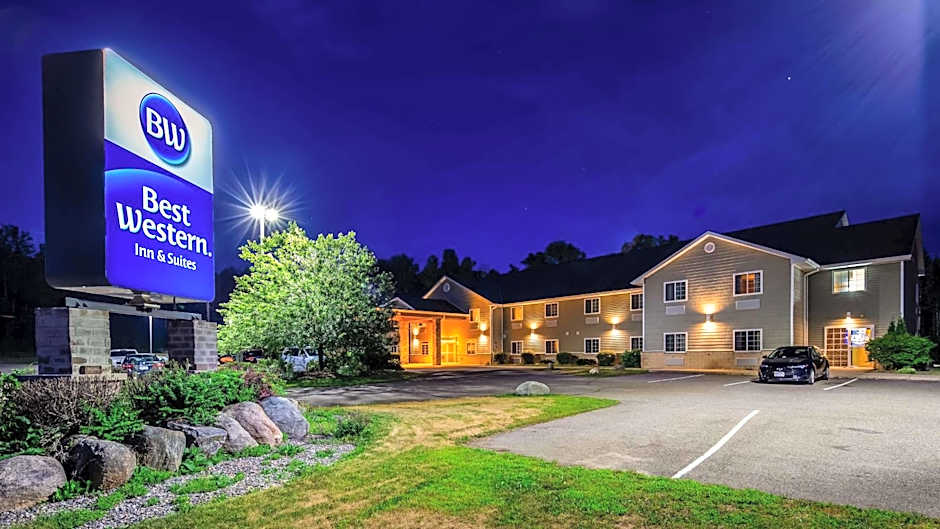 Crandon Inn & Suites