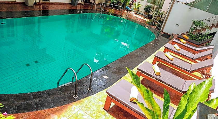 Oak Ray Serene Garden Hotel