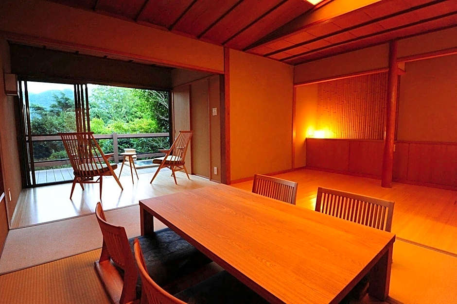 Yugawara Onsen Ashikari Ryokan