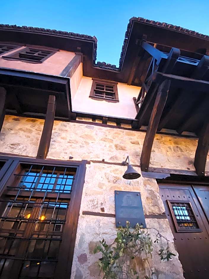 Aristotelous Alexandrou Historic Inn