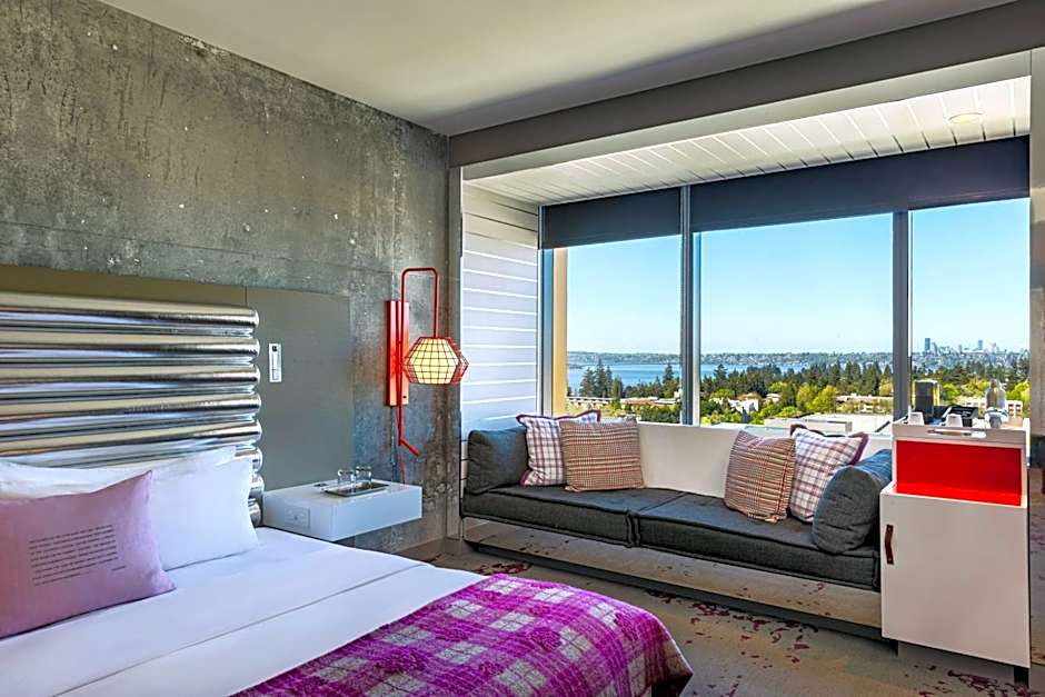 Photo 1 of 3 of 1 King Bed Guestroom, High Floor