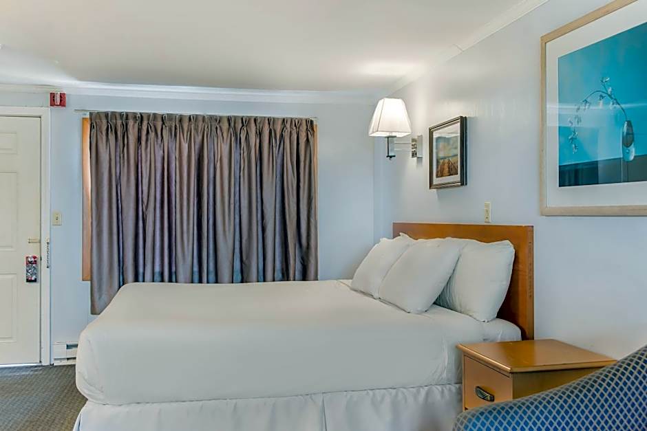 America's Best Value Inn & Suites/Hyannis