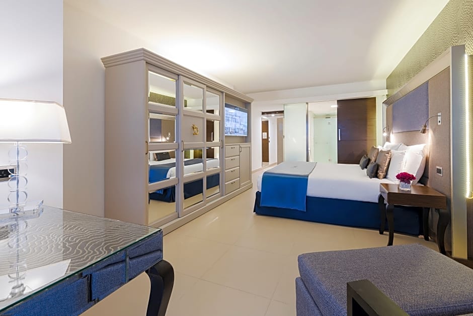 Photo 1 of 9 of Executive 2 Beds