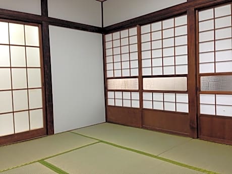 Economy Triple Room with Shared Bathroom
