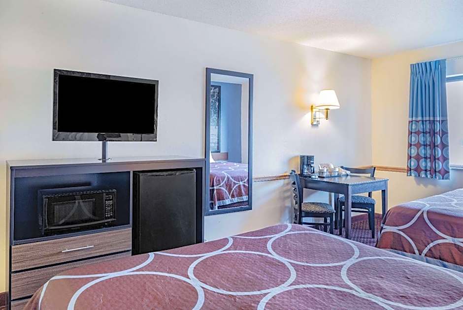 Super 8 by Wyndham Danville