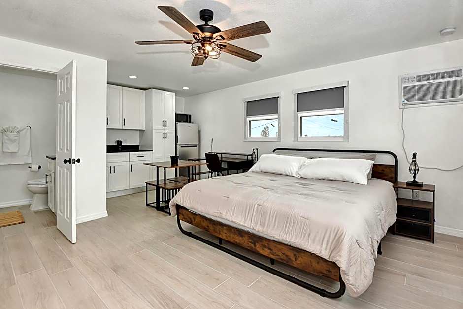 Blue Mist Motel - Room # 12