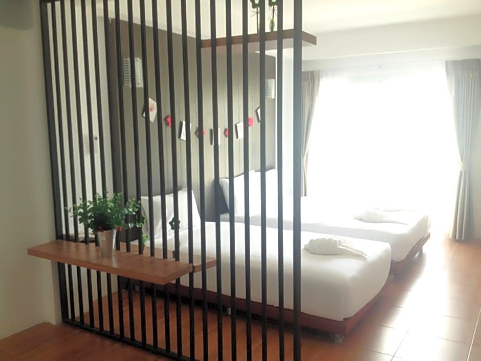 The Pride Hotel At Laemsing