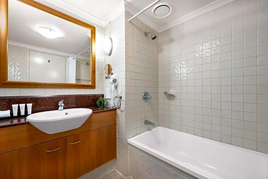 Central Cosmo Apartment Hotel
