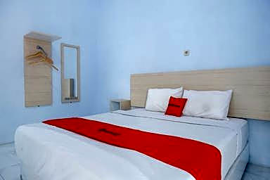 RedDoorz Syariah near Stasiun Pekalongan 3