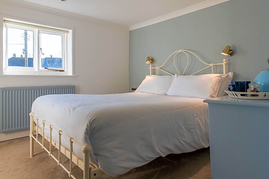 Photo 1 of 4 of Small Double Room