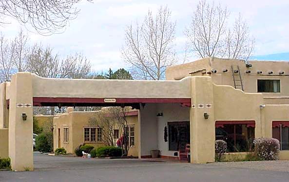 El Pueblo Lodge