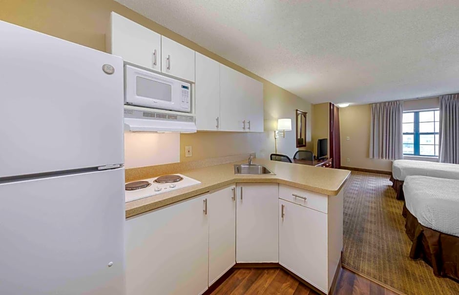 Extended Stay America Suites - Orange County - Huntington Beach