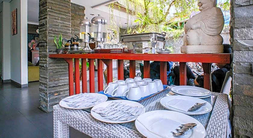 Kamini Legian Hotel