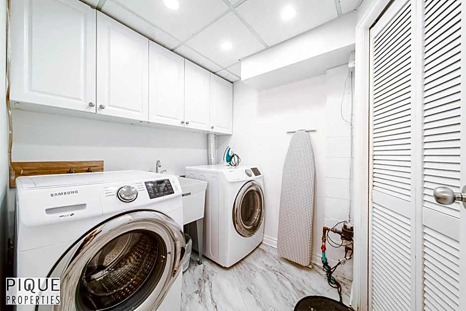 Nordic Spa Retreat - Hot Tub - King Bed- Firepit - BBQ!