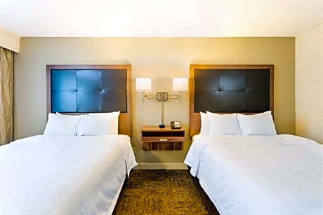 Queen Room with Two Queen Beds - Hearing Access/Non-Smoking