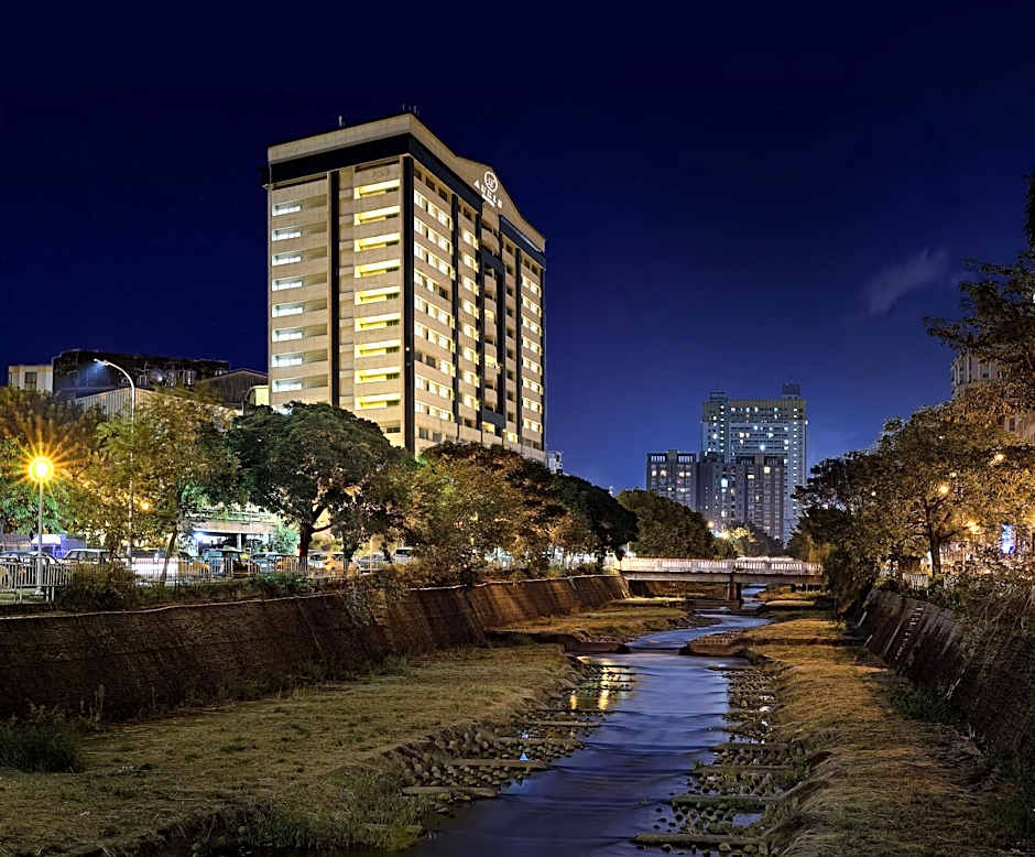 Aeris International Hotel