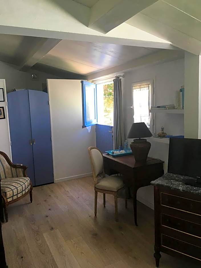 Le Buzet Bleu Bed & Breakfast