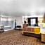 Super 8 by Wyndham Oelwein
