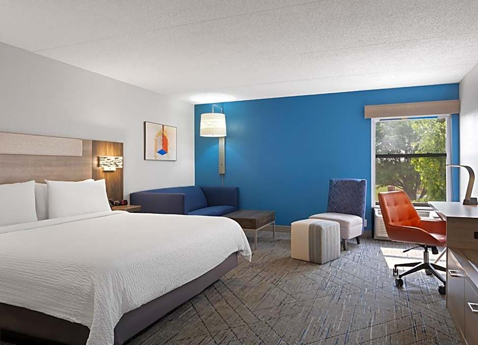 Holiday Inn Express Indianapolis Airport By IHG