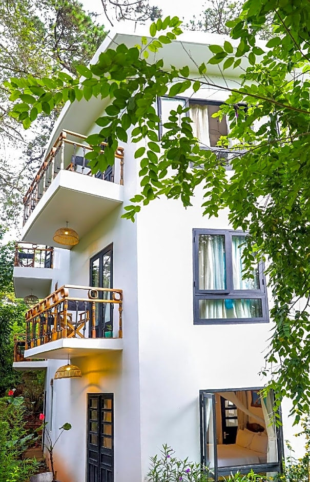 Stop and Go Boutique Hotel Since 1982