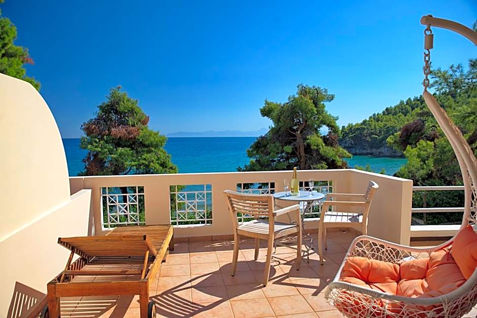 Alonissos Beach Bungalows And Suites Hotel