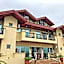 Tahanan Lakeview Hotel