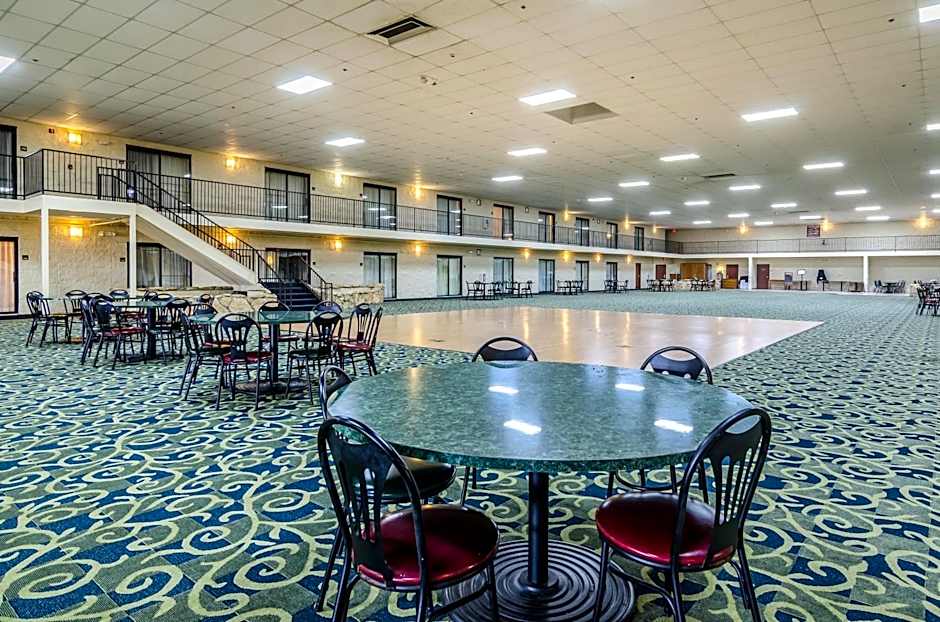 Red Roof Inn & Conference Center Wichita Airport