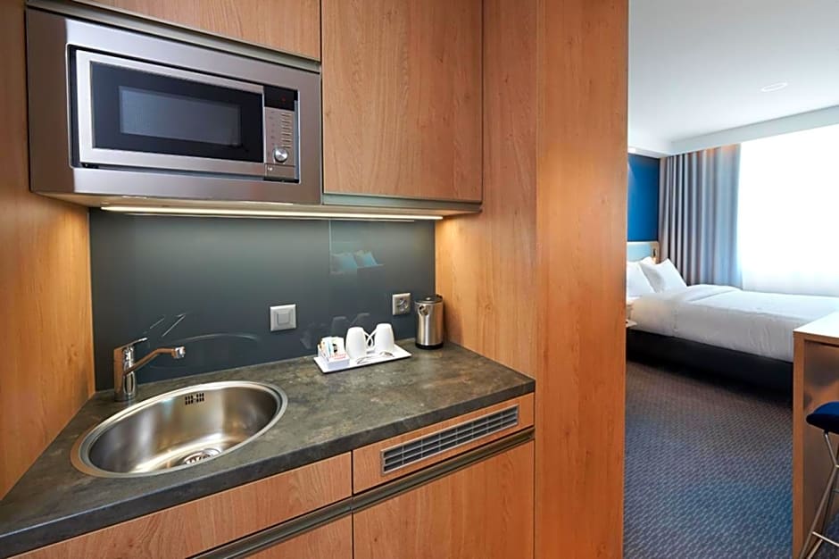 Holiday Inn Express And Suites Basel Allschwil By IHG