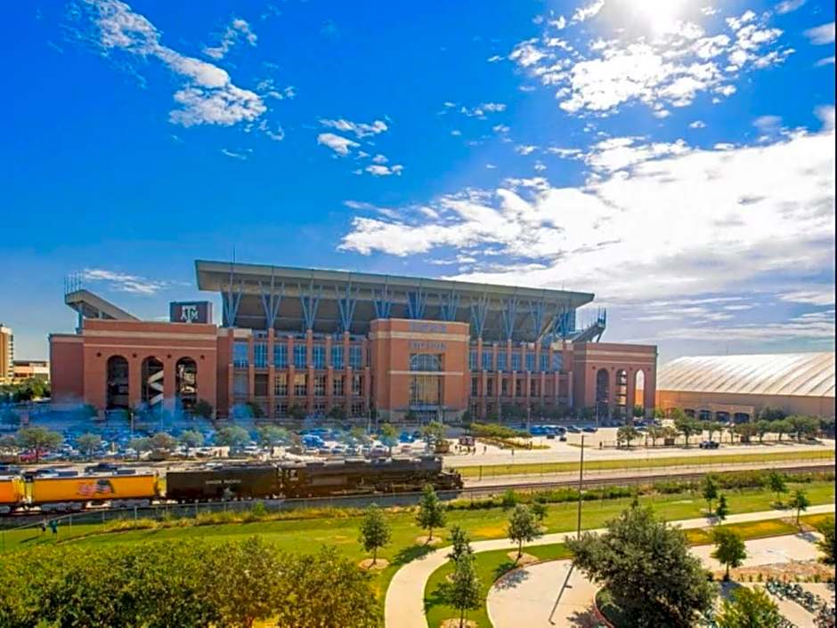 voco College Station Aggieland by IHG