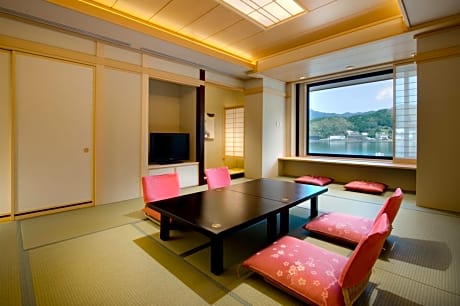Japanese-Style Superior Room with Lake View