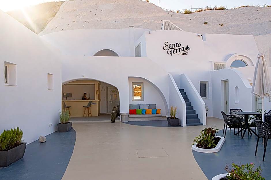 Santoterra Antigua Suites