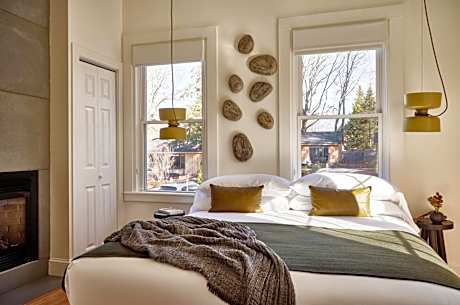 King Fireplace Suite