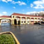 Econo Lodge Huntington - Barboursville University Area