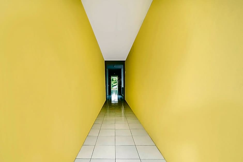 OYO Life 1889 Mbuahpage