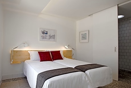 1 Double Bed or 2 Beds