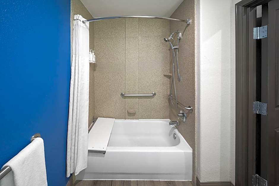 La Quinta Inn & Suites by Wyndham Kyle - Austin South
