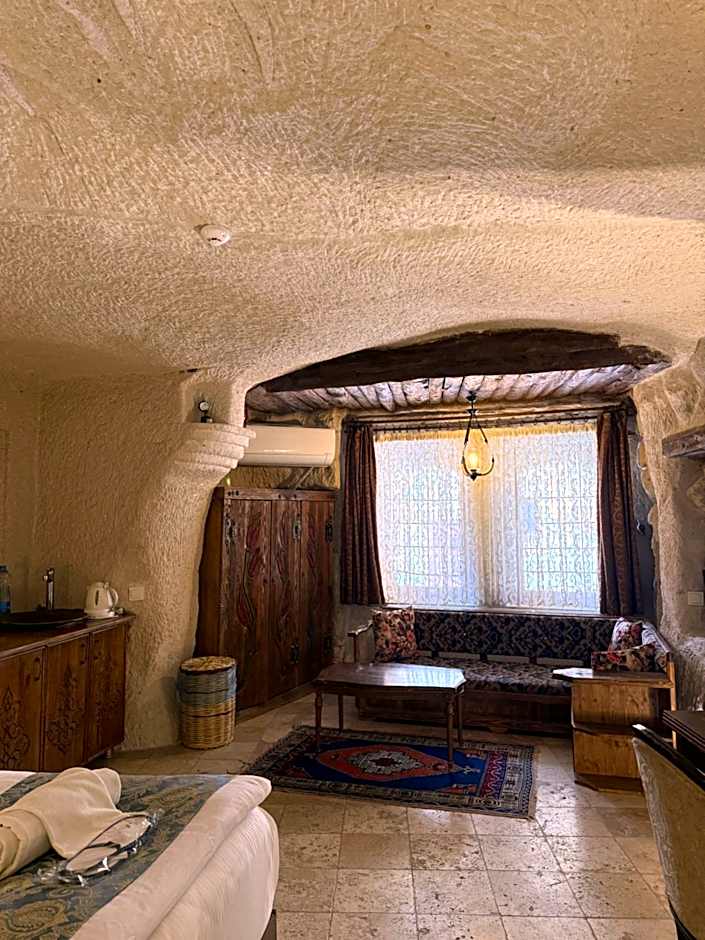 Arif Cave Hotel