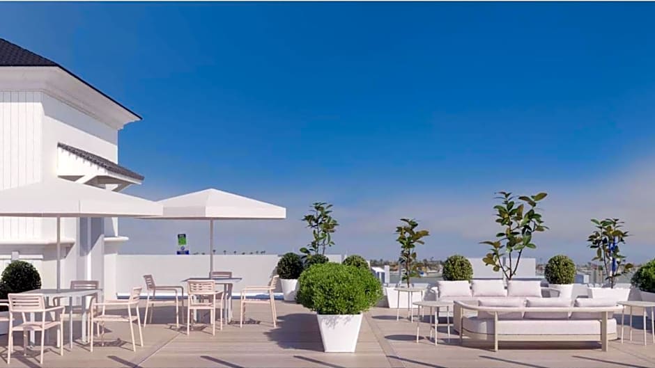 Bay Shores Peninsula Hotel