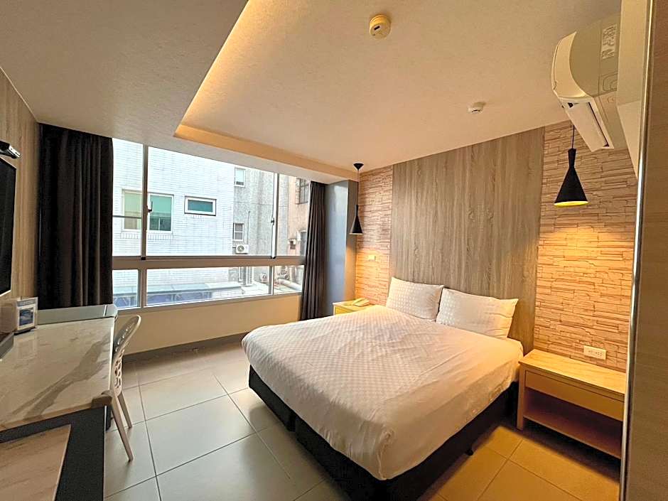 P&E HOTEL