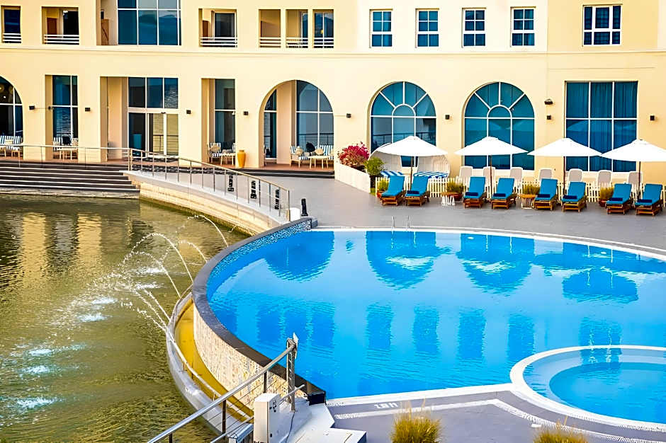 Millennium Lakeview Hotel