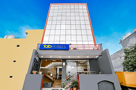 FabHotel Royal Stay