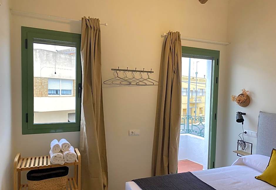 Les Filles (antiga Fonda de la Parra)