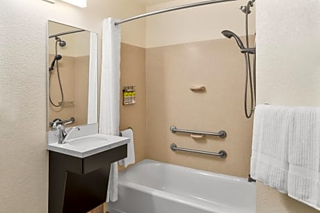 Studio King Suite with Mobility Accessible Tub