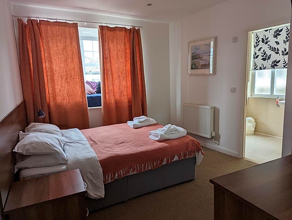 Barley Sheaf, Old Bridge Street EN SUITE ROOMS, ROOM ONLY